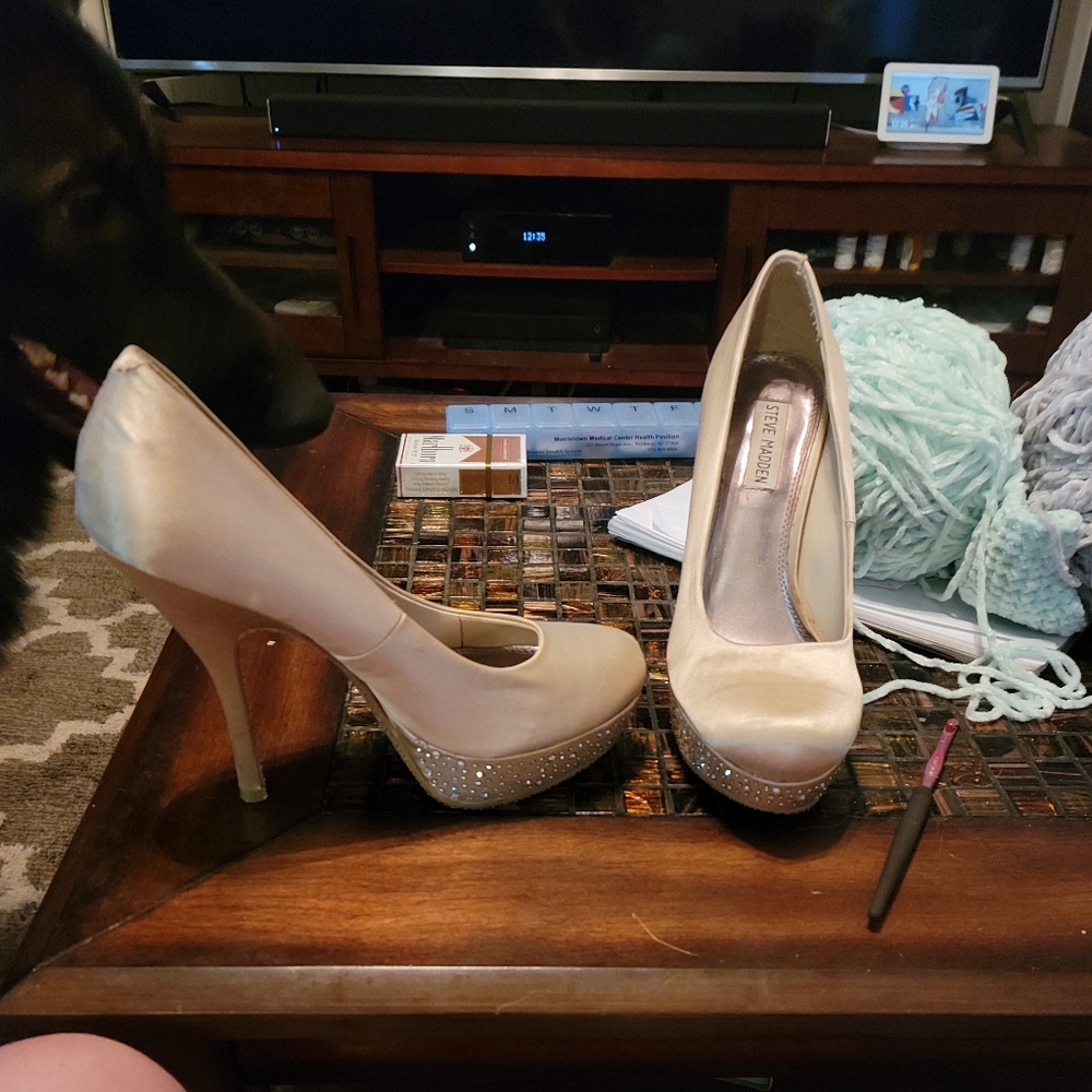 Studded nude pumps